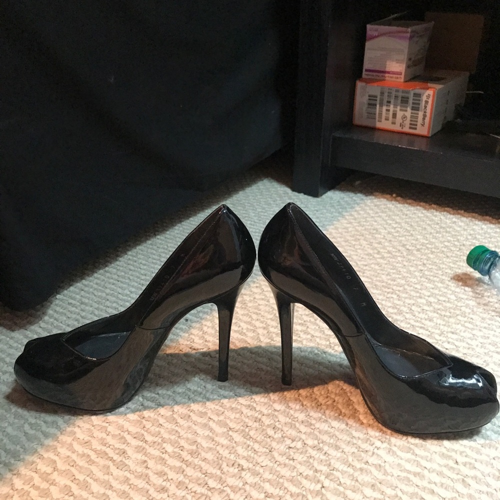 Stuart Weitzman Peep Toe Pump
